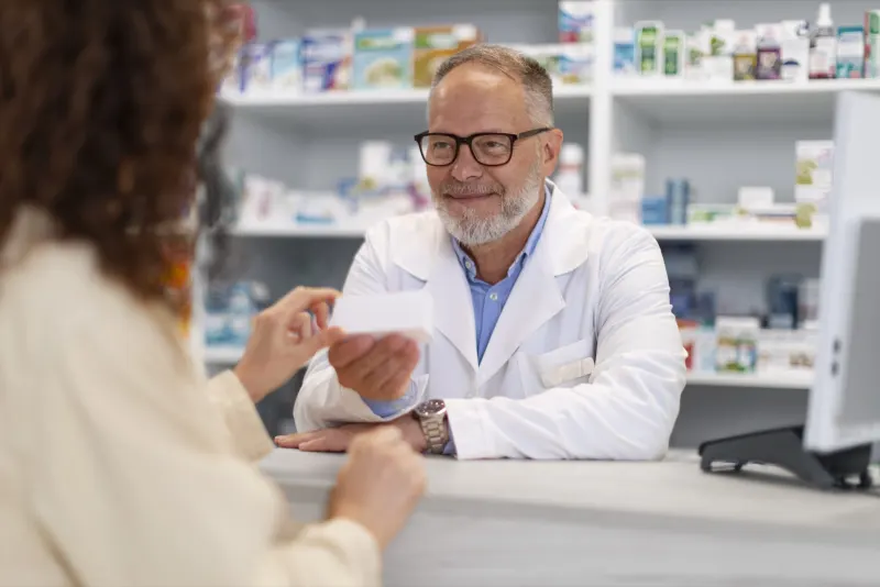 Apotheker aan het werk